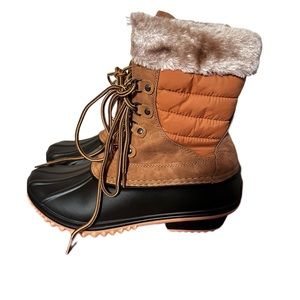NIB duck boots 🥾